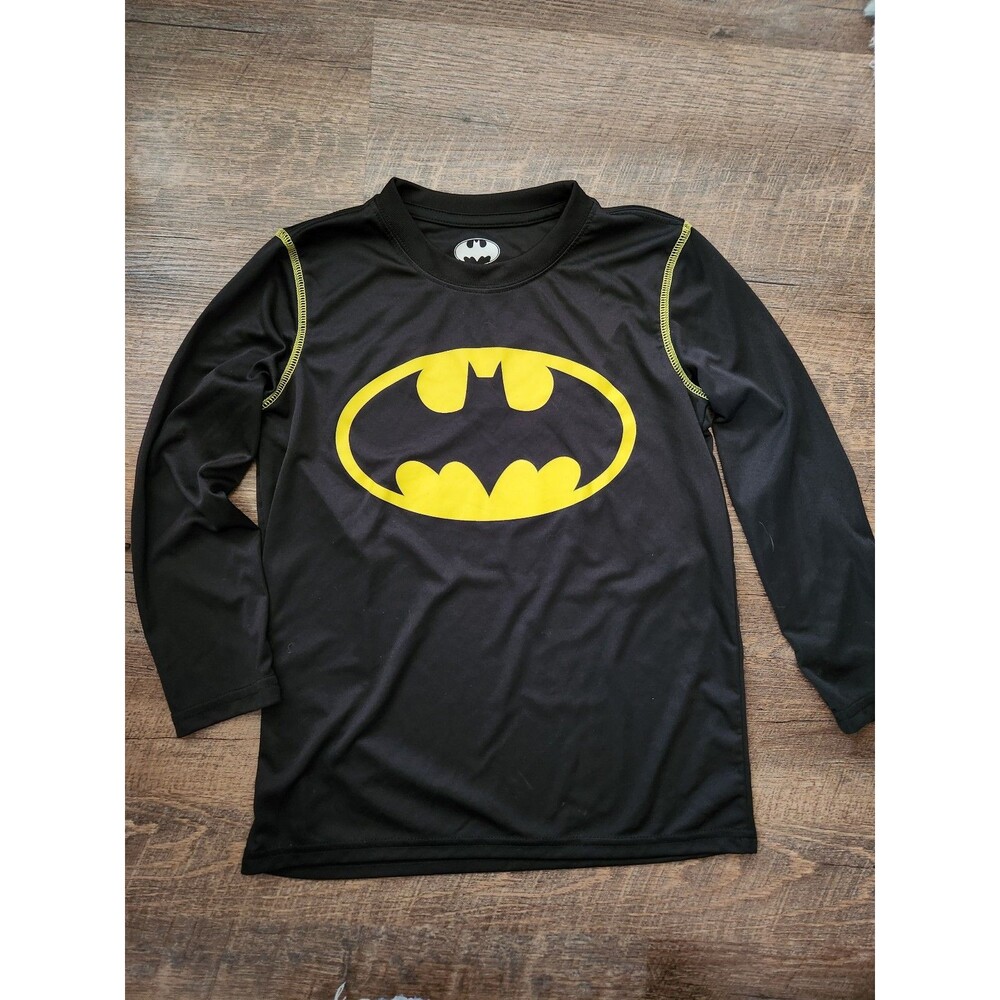 Boys 8 silky Batman long sleeve shirt